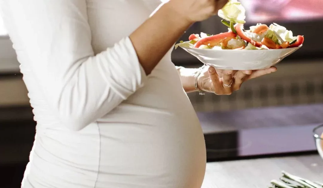 Repas femme enceinte : les aliments à éviter