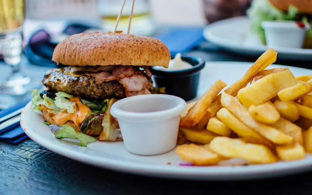 Peut-on maigrir avec le fast food ?
