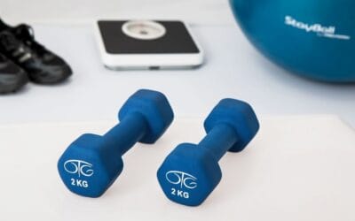 Pourquoi le poids varie-t-il de 2 kg en quelques jours ?